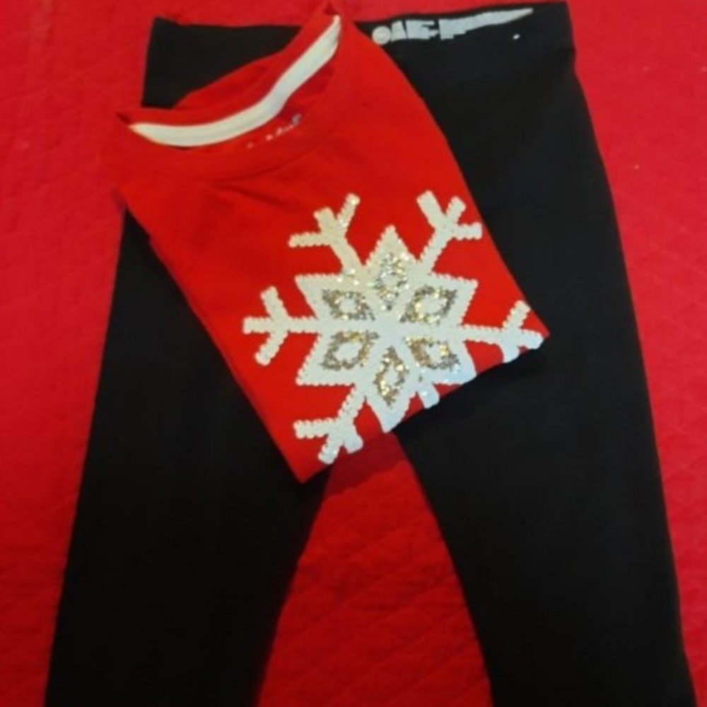 .Cat & Jack Mermaid Sequins Snowflake Shirt (Pants added in) Size 6/7